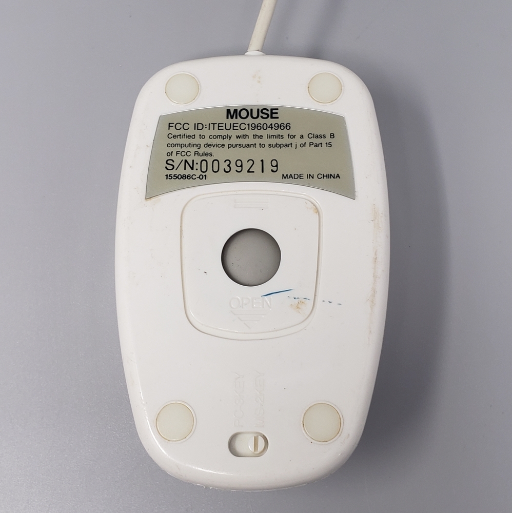 Saturn 3-Button Serial Mouse - Picture 3 of 8